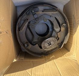 (4) 3500lb Trailer Axle. Used Brake Assemblies $100 For All 4 