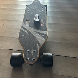 Electric skateboard