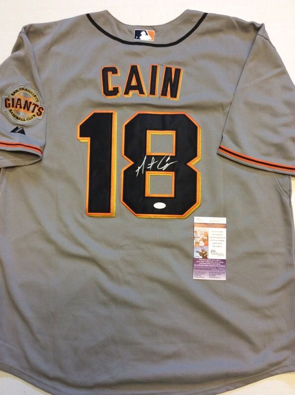 Matt Cain SIGNED Giants Jersey w/JSA