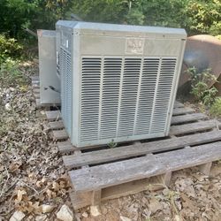 Trane HVAC set (AC Unit + Air Handler) 2 Ton R 22 Freon 