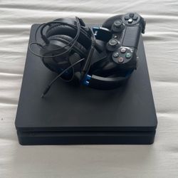 Sony Playstation 4 Slim