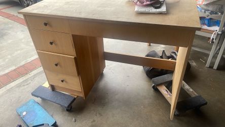 Wood desk must pick up today