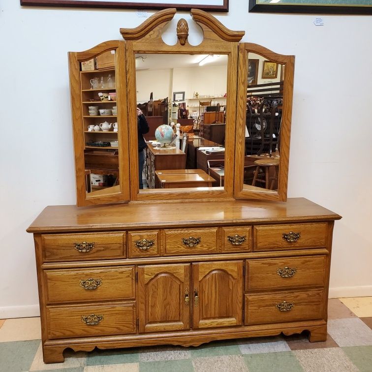 vintage american drew dresser Nine Drawer With Detachable Mirror Savona collection is fashion Vintage American Drew Solid Cherry