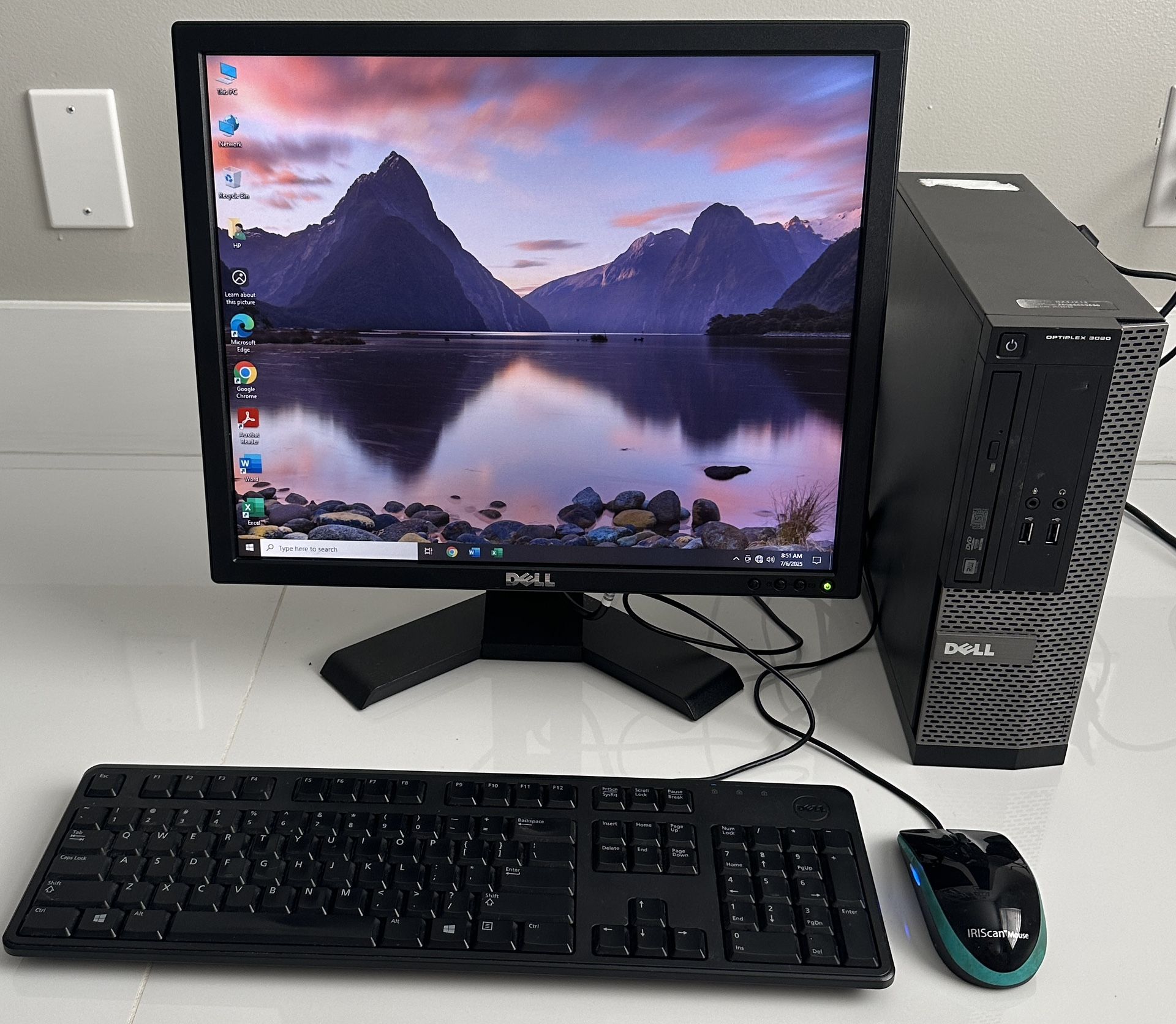 Dell. FAST!! i3, 8 Ram, SSD. Complete Set
