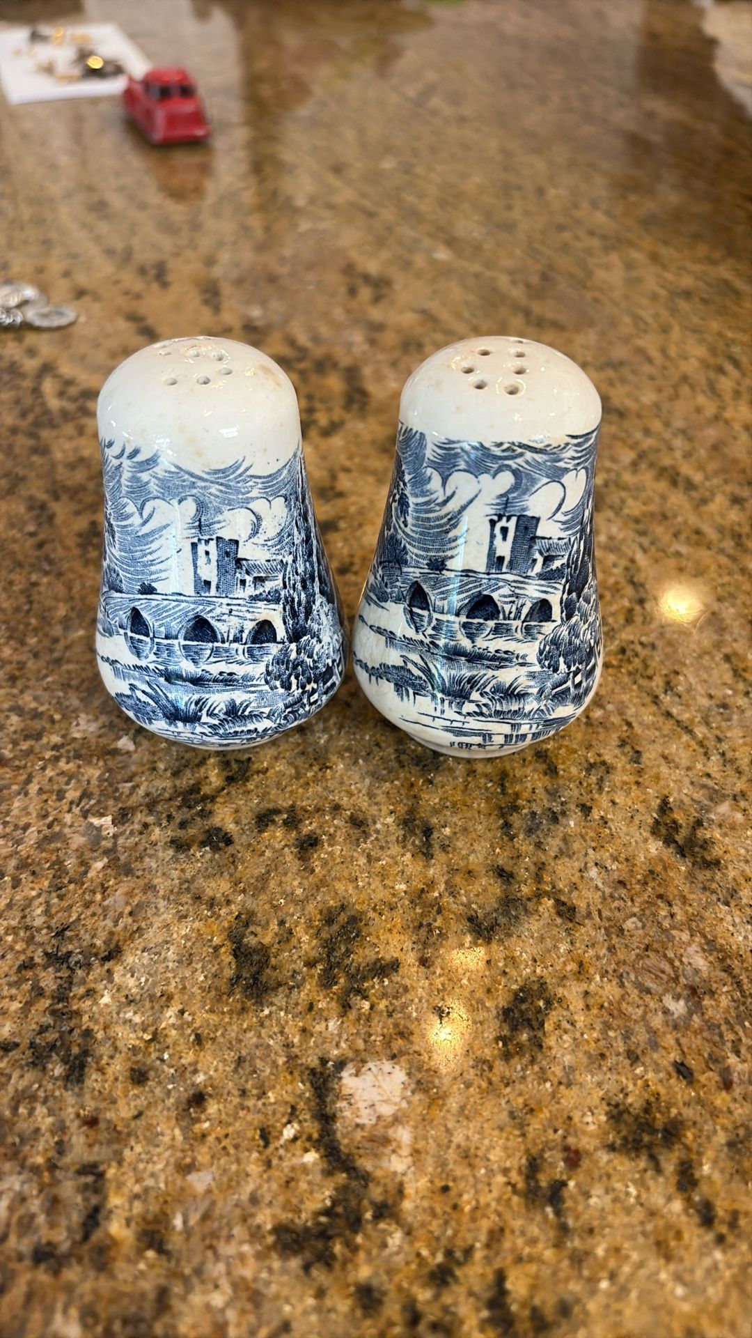 Wedgwood Countryside Salt And Pepper Shakers