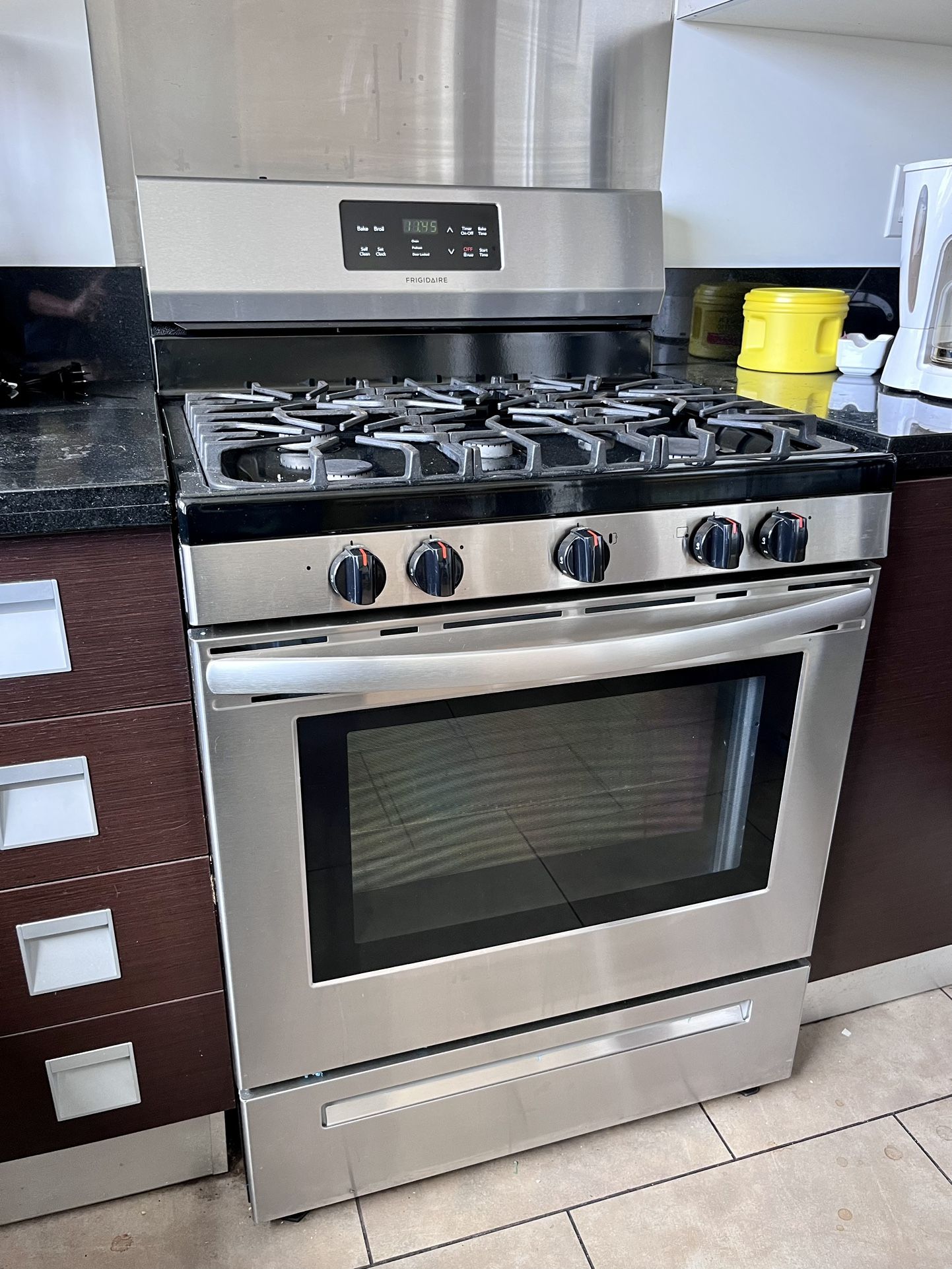 Frigidaire FFGF3054TS Stainless Steel Gas Stove Range LIKE NEW