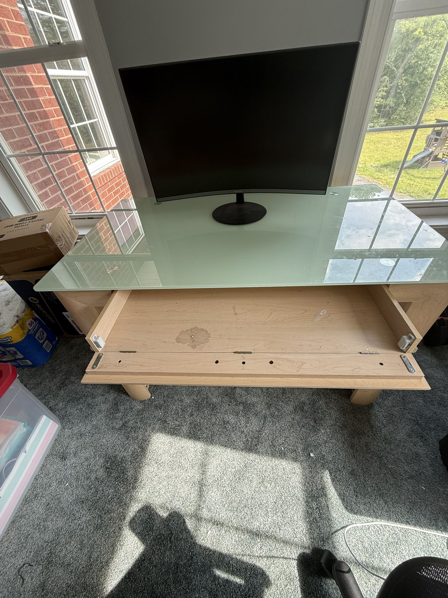 Desk & Monitor