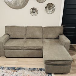 Meylin Gray right Sleeper Sectional 