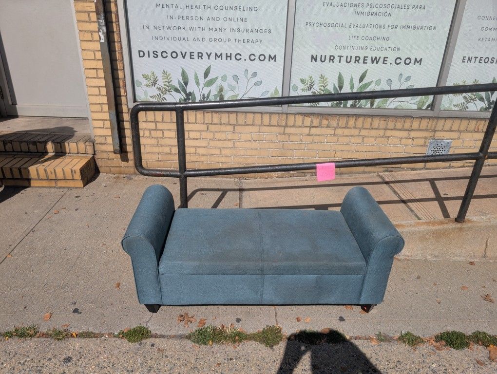 Free Seat And Storage