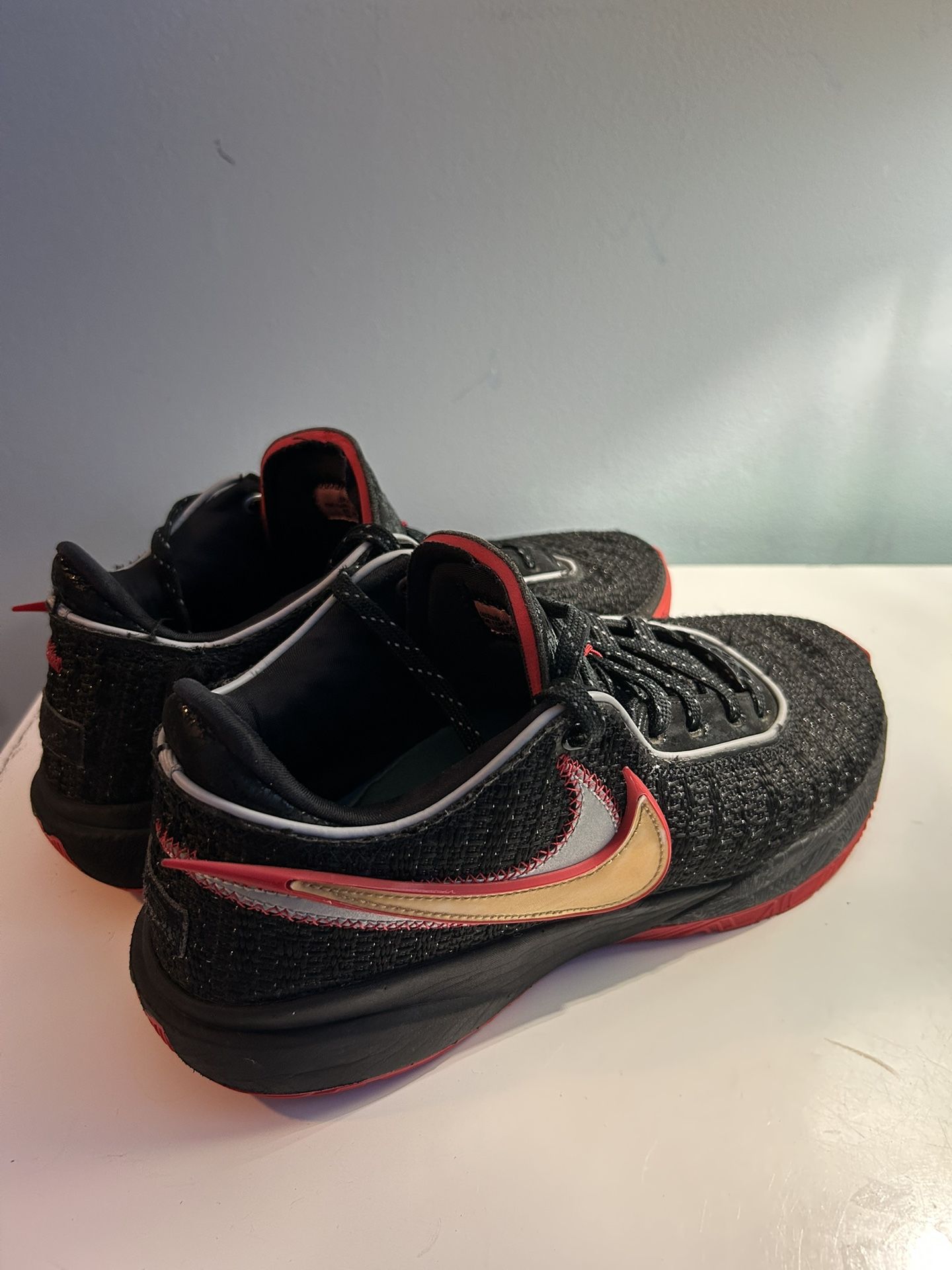 LeBron 20’s Pink Diamond Collection