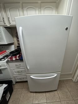 White General Electric Fridge