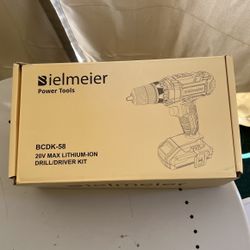 20v Max Lithium Ion Drill / Driver Kit 