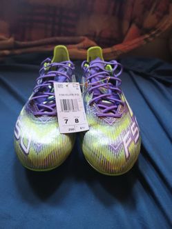 Selling size 7 men size 8 women soccer cleats (Cash Only)