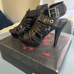 Hot Heels Size 5 1/2