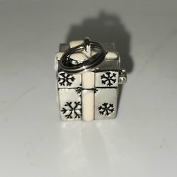 Ganz brand silver tone and enamel snowflake box present charm 