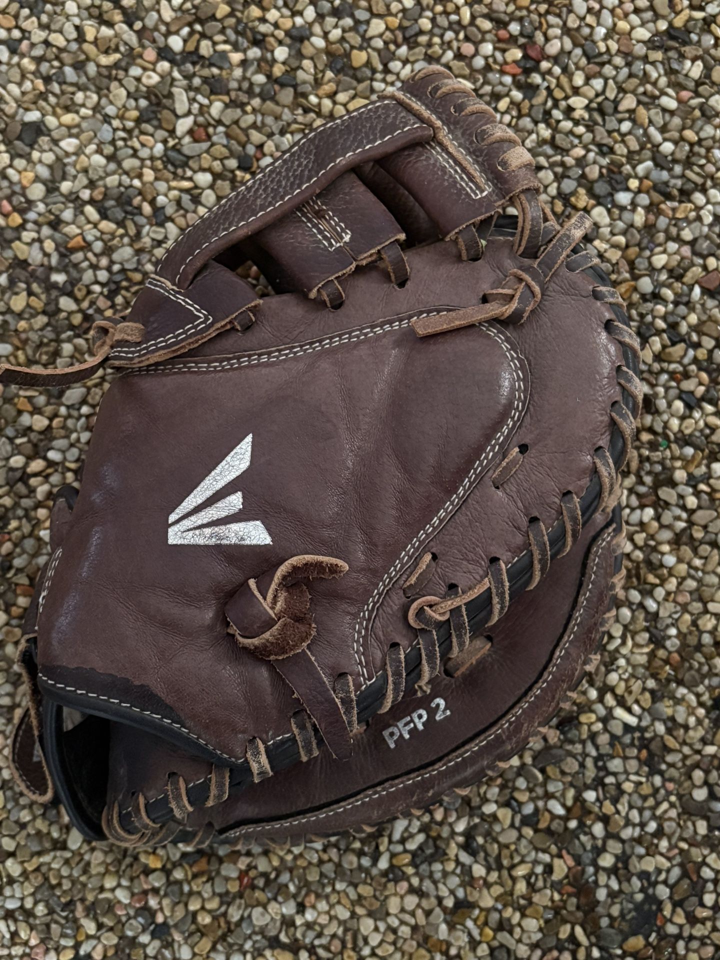 Easton Prowess PFP 2 First Base Softball Glove Right Hand Thrower 34” 
