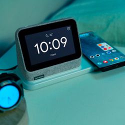 Lenovo - Smart Clock (2nd Gen) 4" Smart Display with Google Assistant and Wireless Charging Dock - Heather Grey Without Box