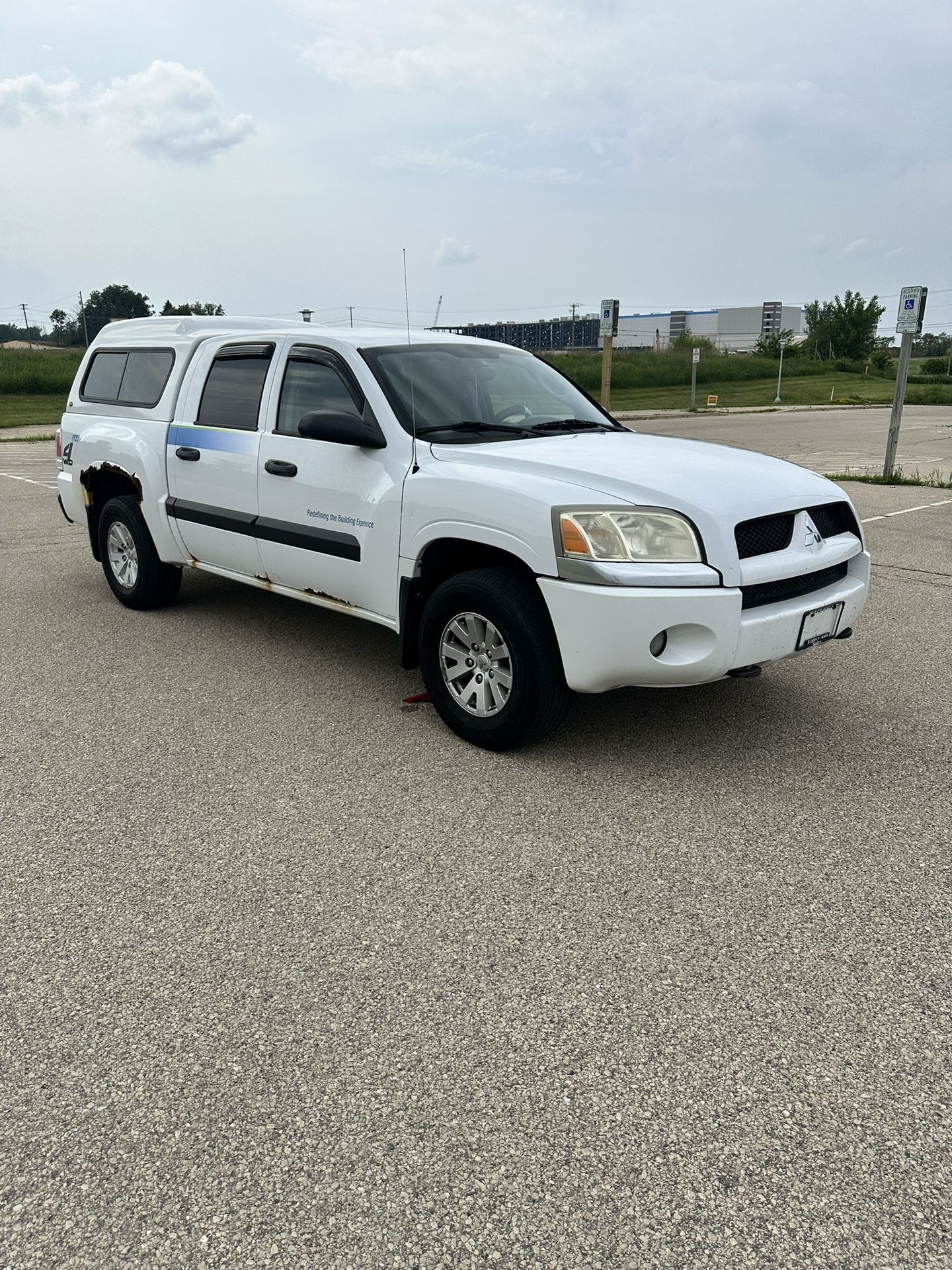 2006 Mitsubishi Raider