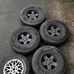 Jeep Wheels 31’s 4+1 Spare, Asking $450 OBO