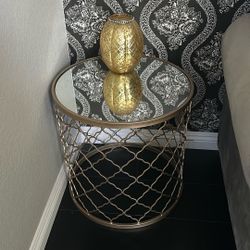 2 End Tables 