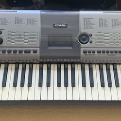 Yamaha Electric Keyboard/Synthesizer