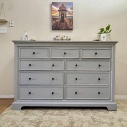 ✨ Designer Luxe Solid Oak 9-Drawer Dresser ✨