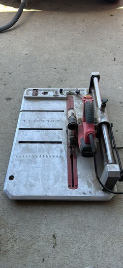 Skilsaw flooring saw