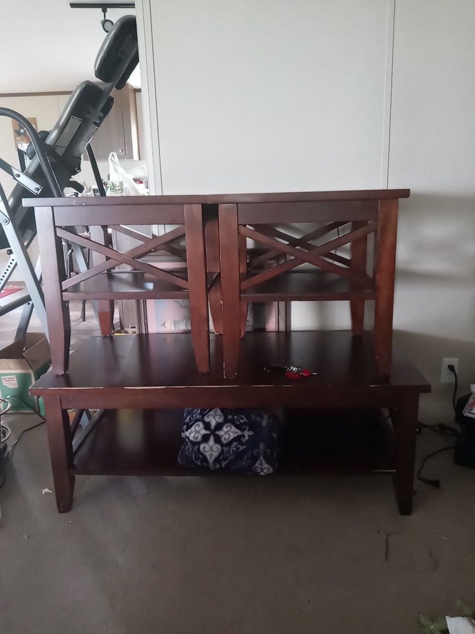 Coffee table with 2 end tables