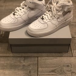 White Hi-Top Nike Air Force One