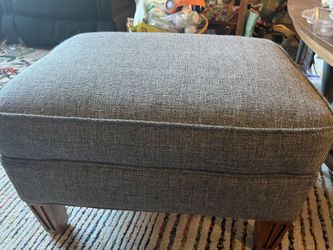 Gray Tweed ottoman/foot Stool