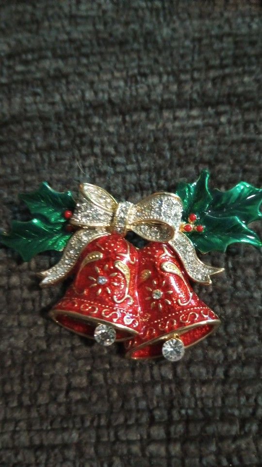 Vintage Holiday Brooch