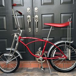 SCHWINN Candy Apple Red Krate String-Ray Bike 
