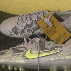 Nike Tiempo 10  Elite  United Pack Size Men’s 9.5 Women’s Size 11  HF1592-500