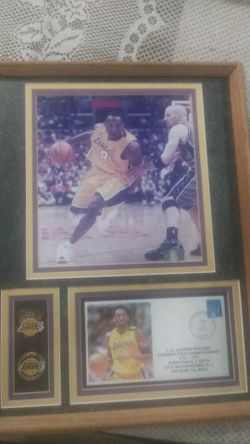 Kobe bryant commerative 3 peat frame.
