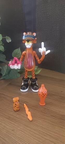 Chester Cheeto bong