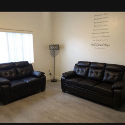 Dark Brown / Looks Black )