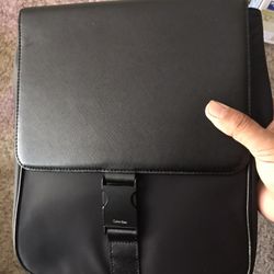 NEW CALVIN KLEIN LEATHER / SATIN UNISEX BAG 