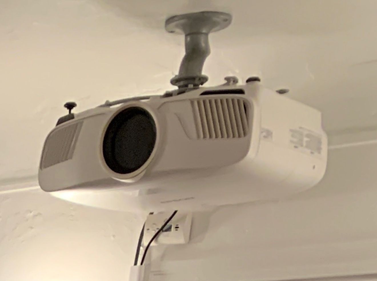 Epsom 4000 LCD 4k Projector