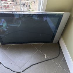Sony 50 inch plasma tv with remote excellent like new condition 
