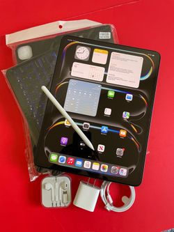 Apple IPad Pro 13”  (M4 chip /OLED display/ 2024 model) 256GB with keyboard, pen & Accessories