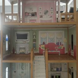 Barbie/ Doll House 