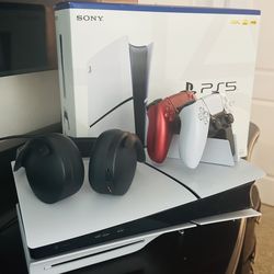 Ps5 2 Controllers And Ps5 Headphones 