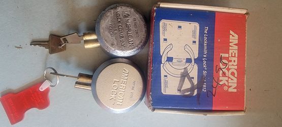 American locks/door bracket