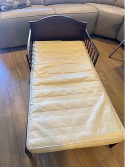 Toddlers bed
