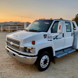 2005 CHEVY  KODIAK C4500 DIESEL CREW CAB TRUCK    CLEAN TITLE 