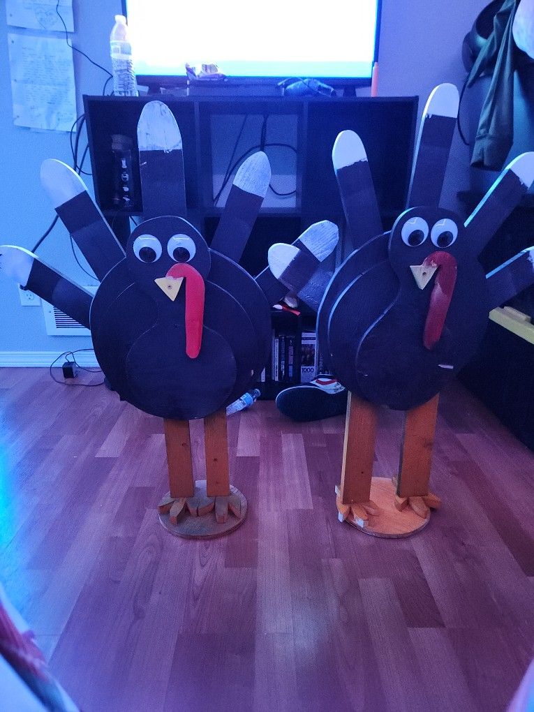 2 Turkey Tom's