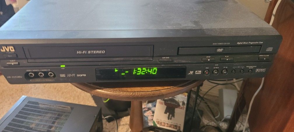 JVC HR-XVC26U VCR DVD, Combo Player Video Cassette Recorder w/ Cables, TESTED. Condition is Used.