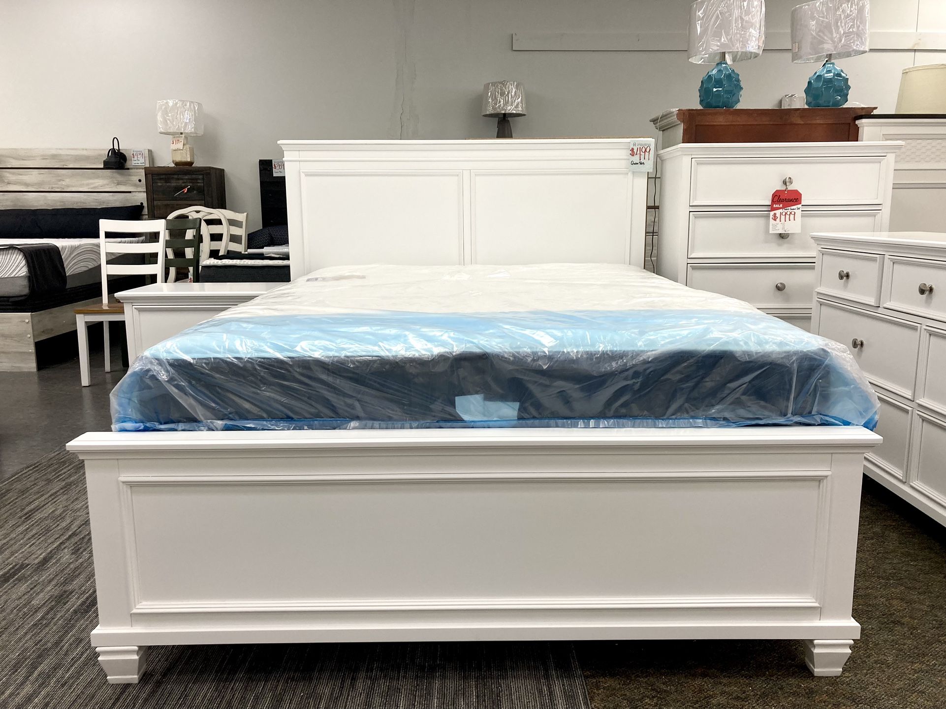 New White Queen Bed