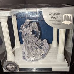 WILTON Clear Acrylic Bride Groom Wedding Topper BIANCA w/Keepsake Display 