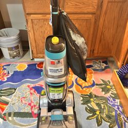 BISSELL Carpet Cleaner/ Shampoo 
